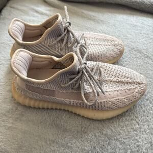 Size 5.5- Pink Adidas Yeezy Boost GREAT CONDITION BARELY WORN